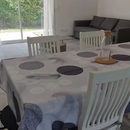 Apartment 6 Personnes *